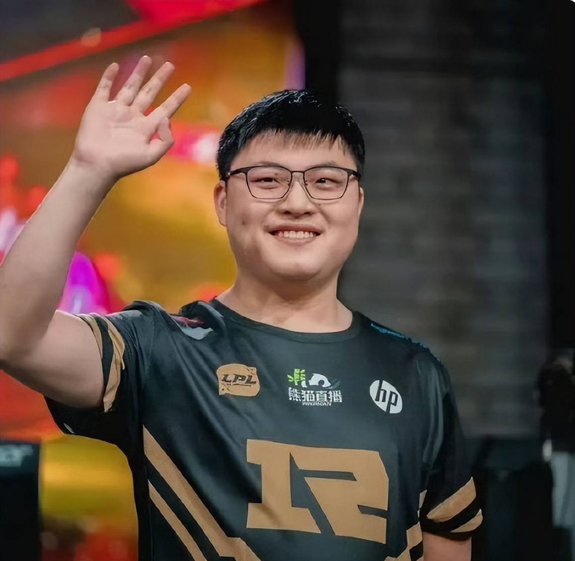 AYX中国-Rookie新星比赛局势复杂表现突出，DWG前途光明！