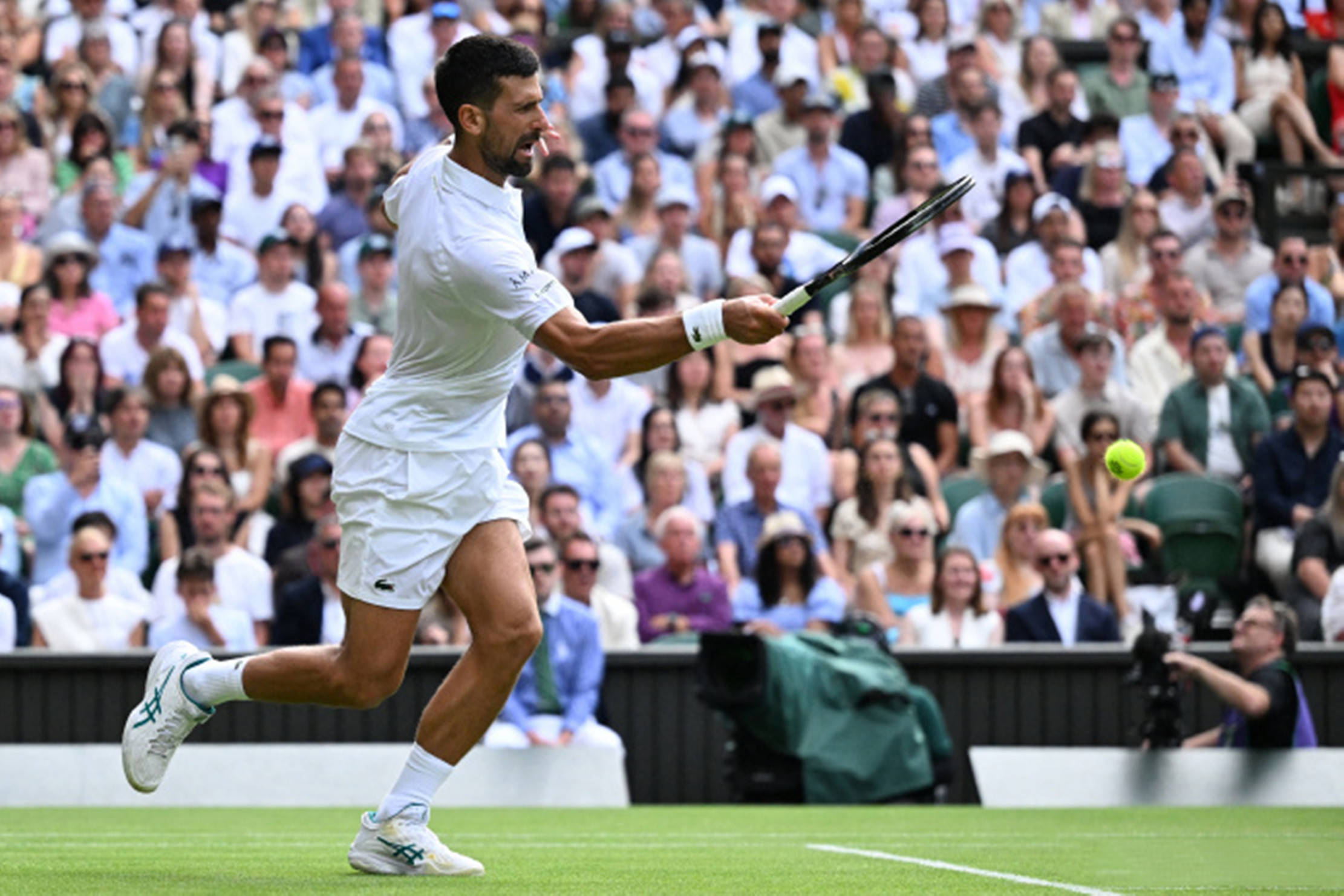 爱游戏登录-德约科维奇在快船比赛中战术调整，爆冷引发热议！
